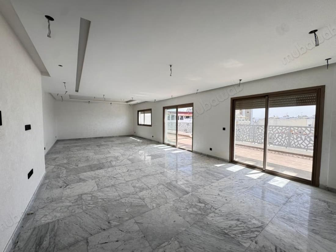 Somptueux retrait neuf avec terrasse à vendre