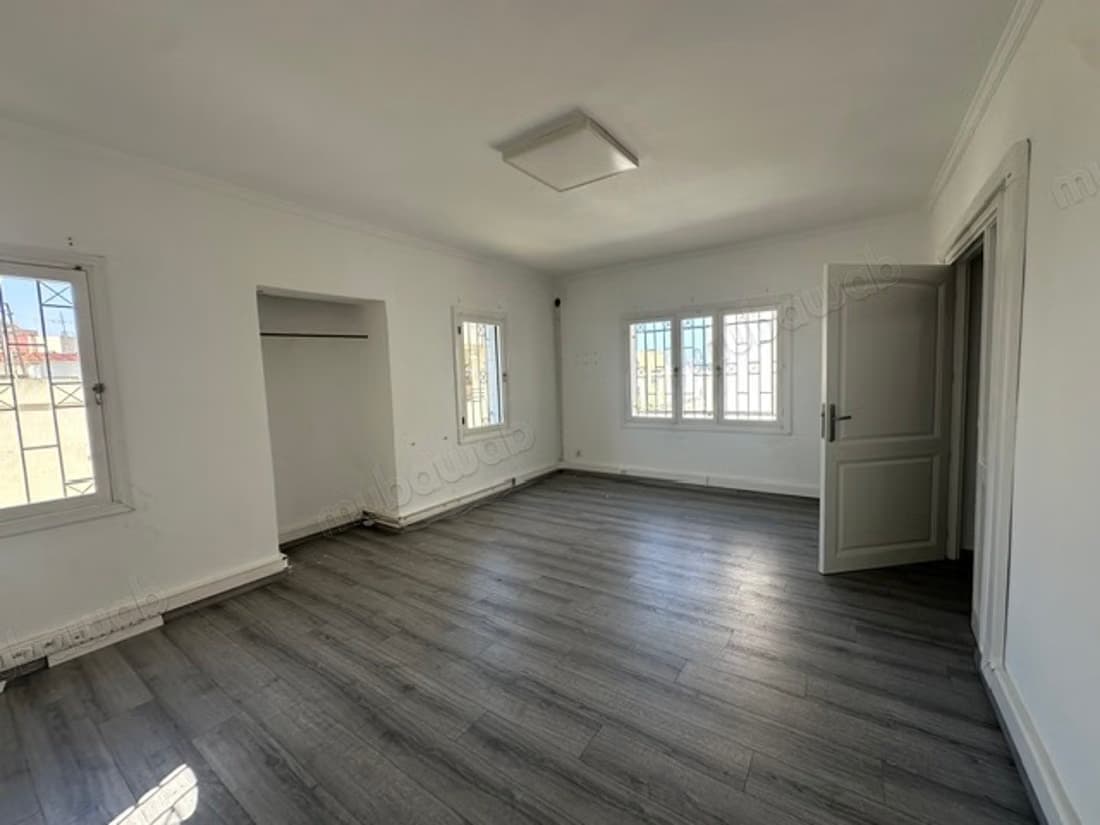 Beaux bureaux à louer à Riyad. Surface de 297 m². Espace v...