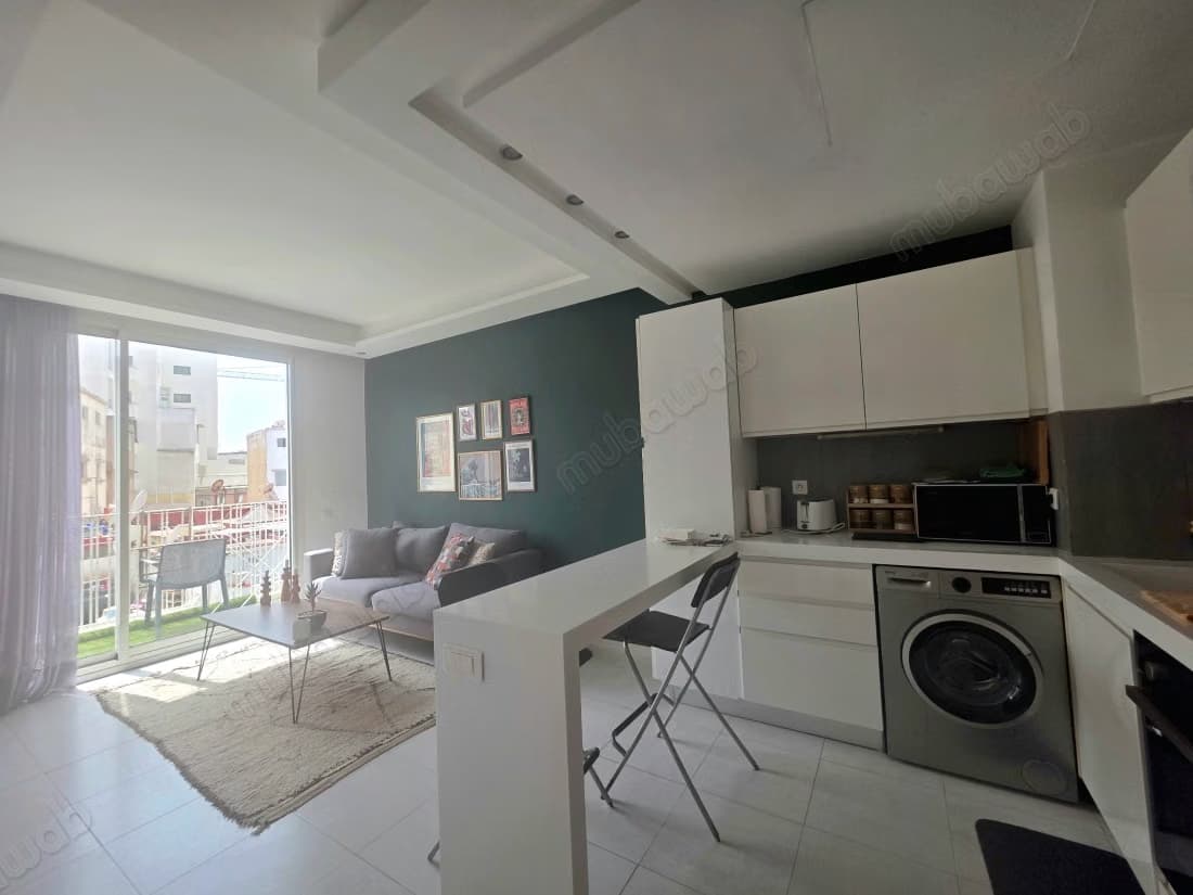 Joli studio exposé Sud avec balcon proche Lyautey