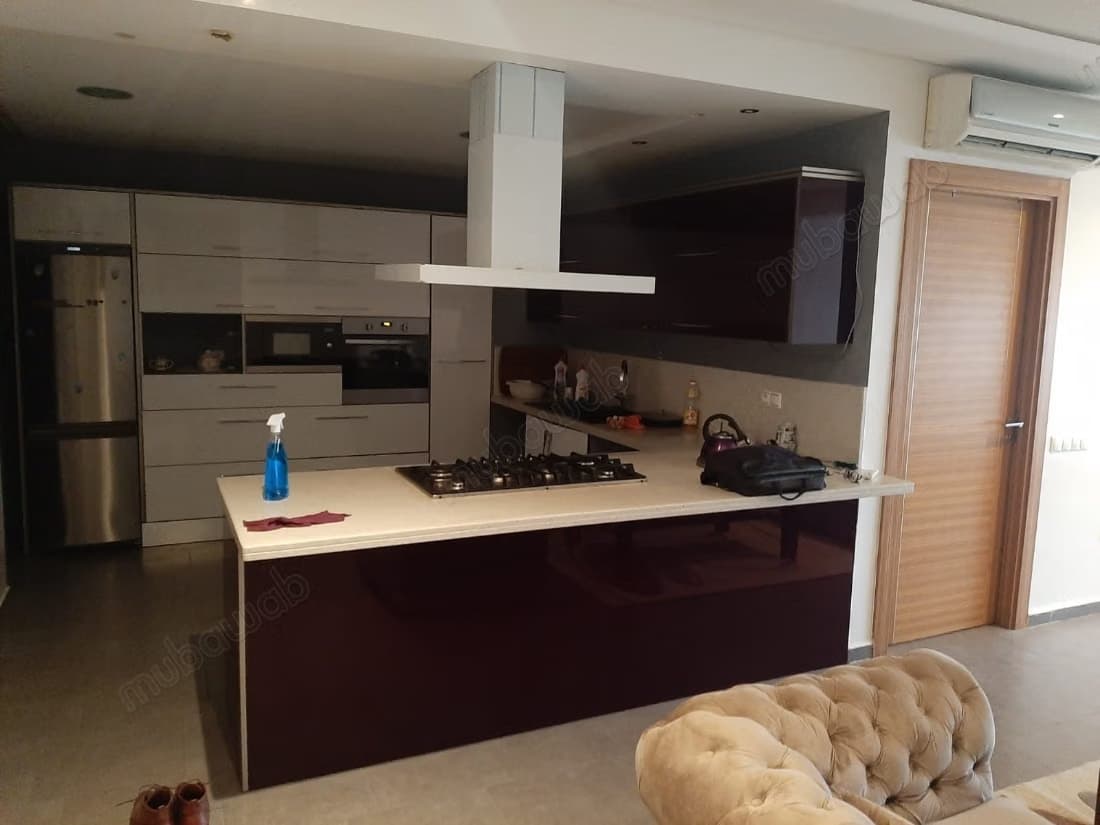 Superbe appartement à vendre à La Ville Haute. 3 chambres. S...