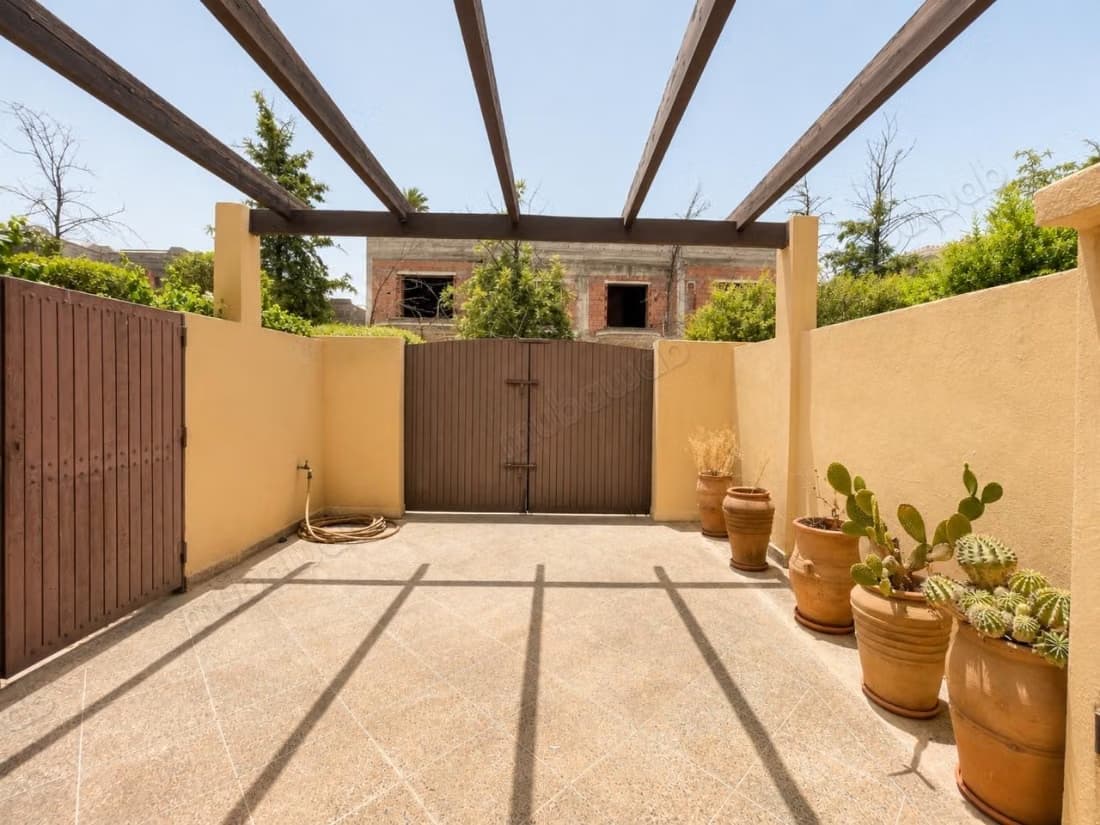 Villa de haut standing à louer à Hay Targa. 5 pièces. Lave l...