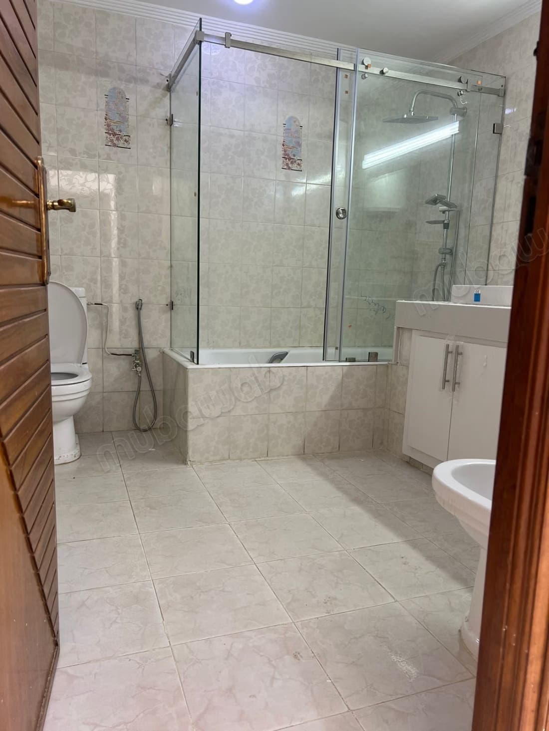 Vend appartement à Riyad. Surface de 170 m². Concierge et pi...