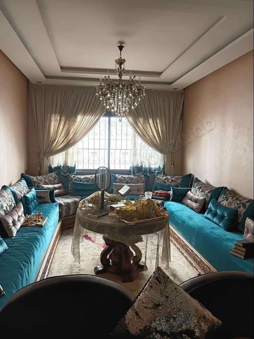Vente d'un bel appartement à Racine. 3 chambres agréables...