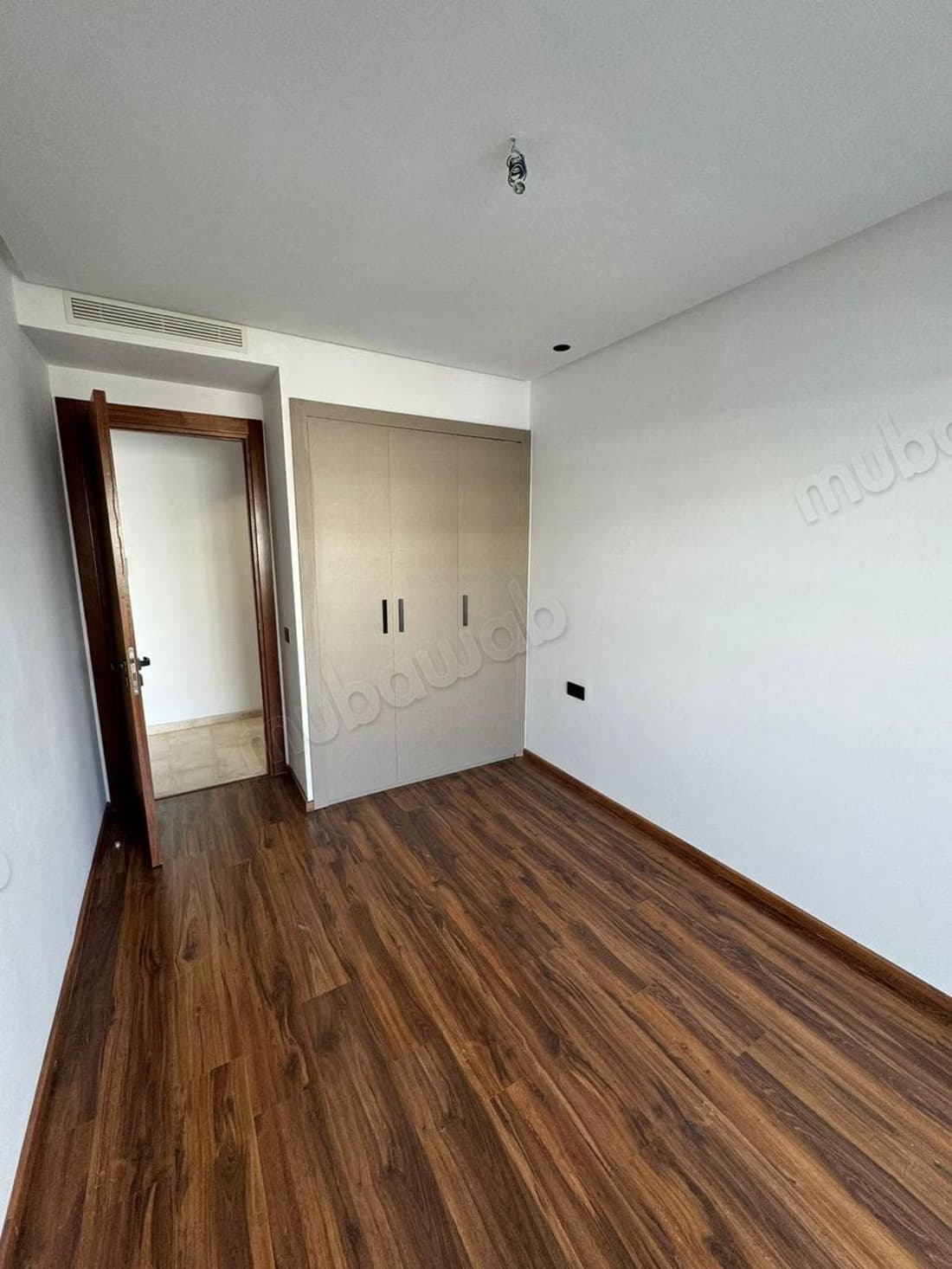 Studio vide à louer à Bouskoura