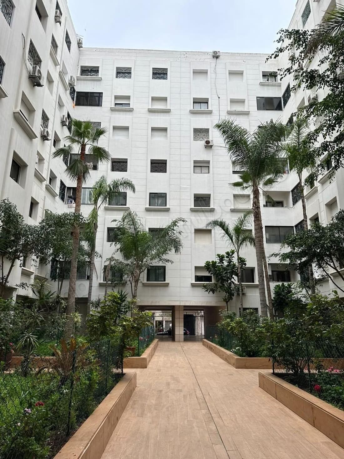 Appartement vide 3 chambres à Racine