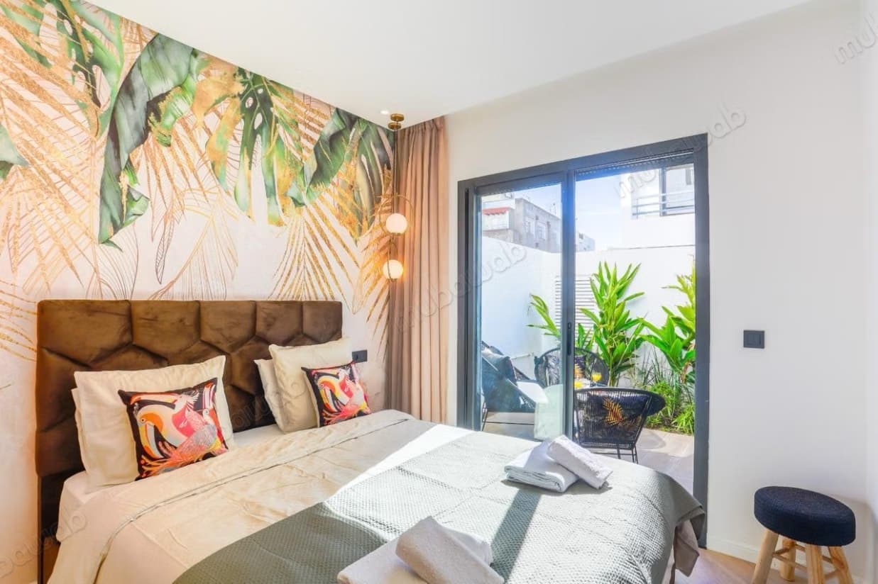 Bel Studio meuble à Quartier Palmier avec terrasse