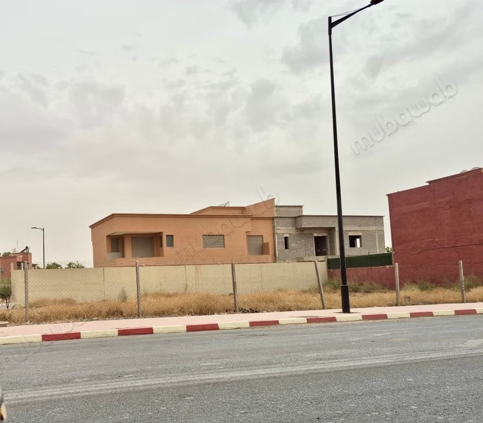 Achat de terrain Targa. Superficie 1046 m²