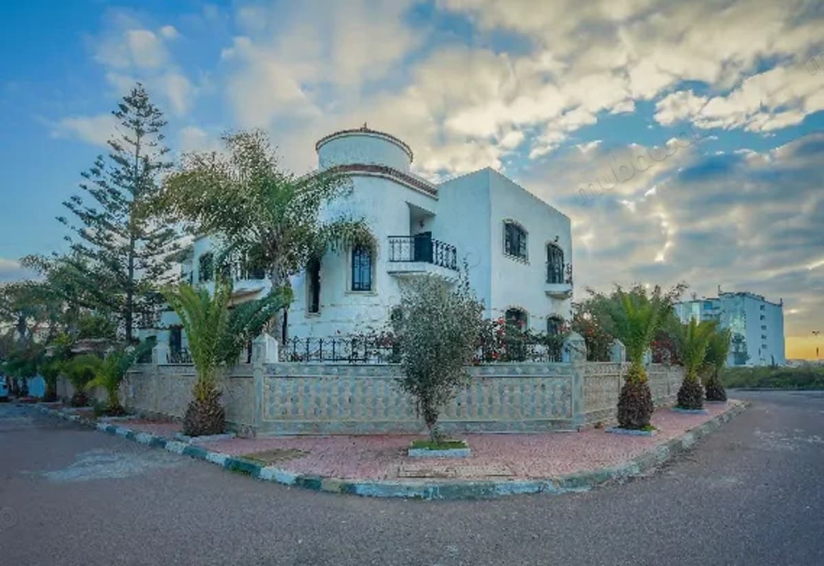 Majestueuse Villa 688 m² à Lissasfa