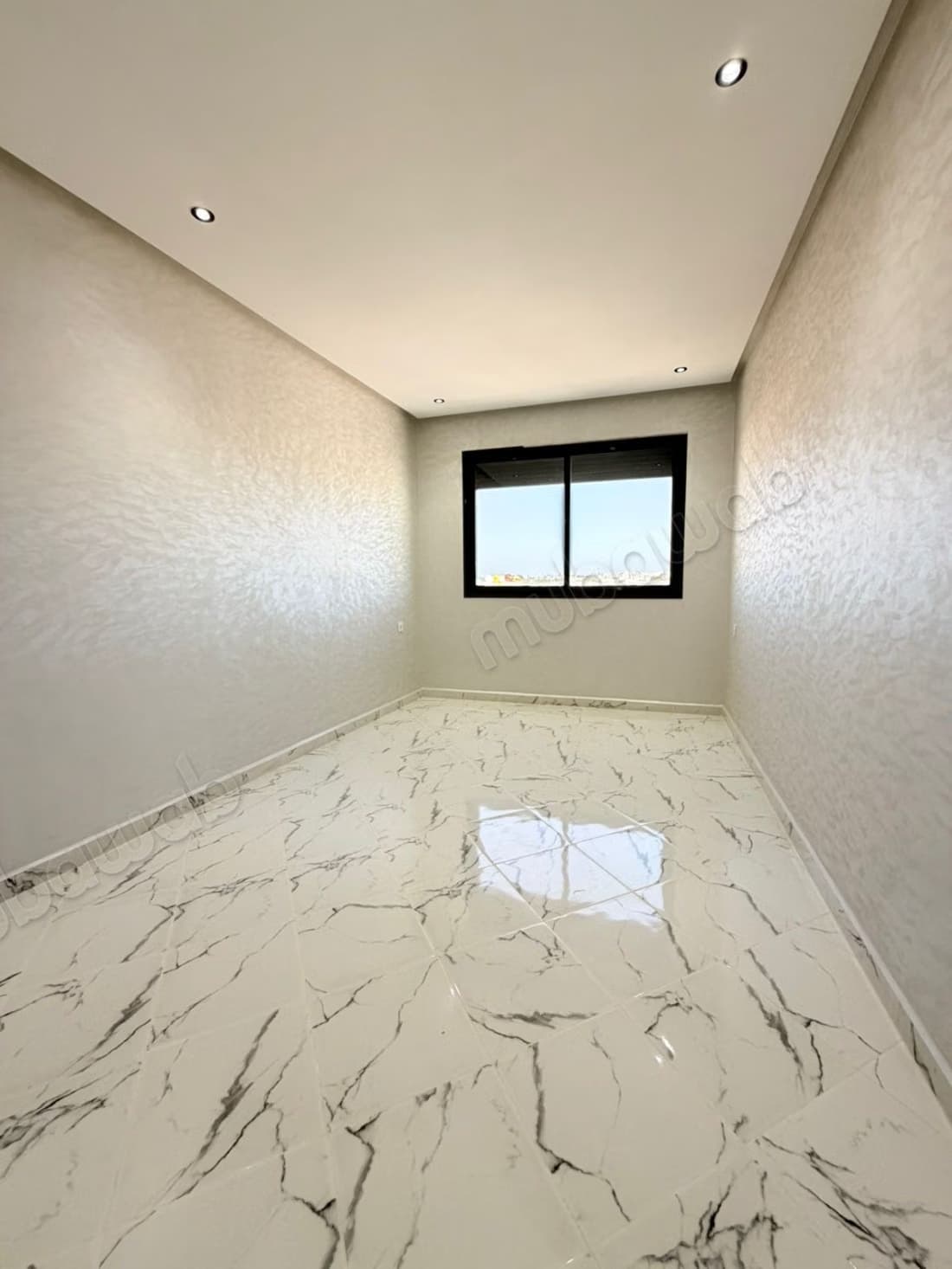 Louez cet appartement à Azib Haj Kaddour. 3 pièces. Résidenc...