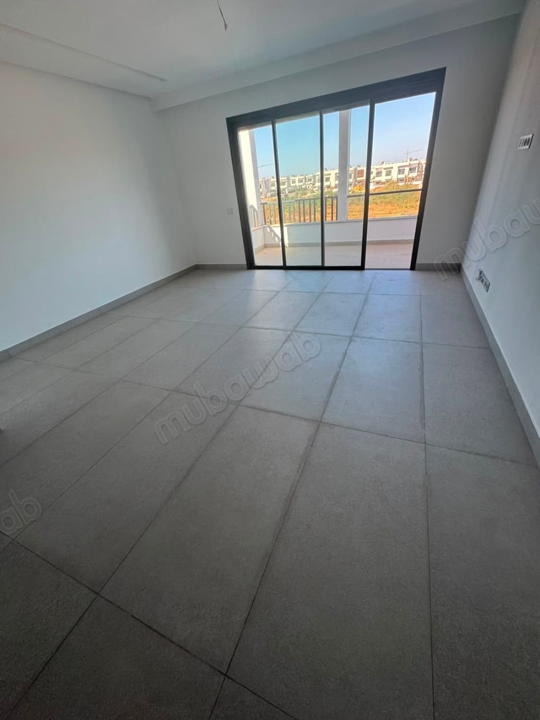 Appart à louer vide à Ain Diab Extension 14000dh