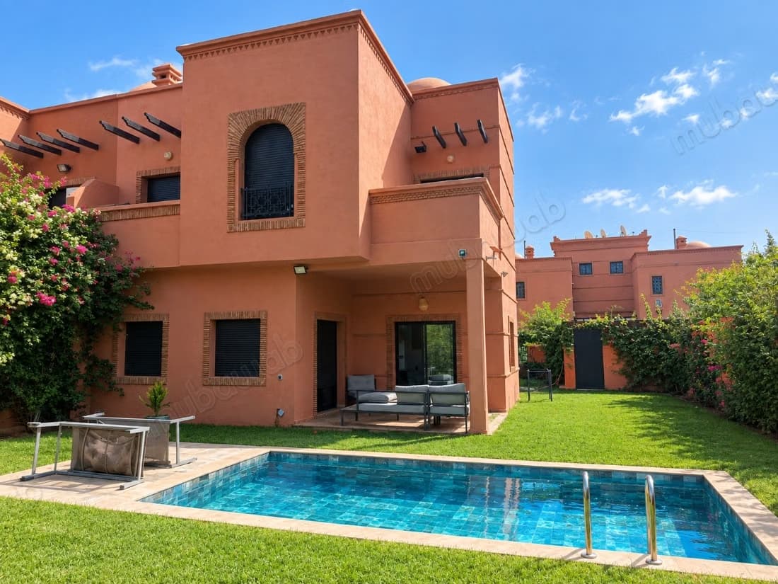 Villa dans résidence sécurisée km8 Route de Fez