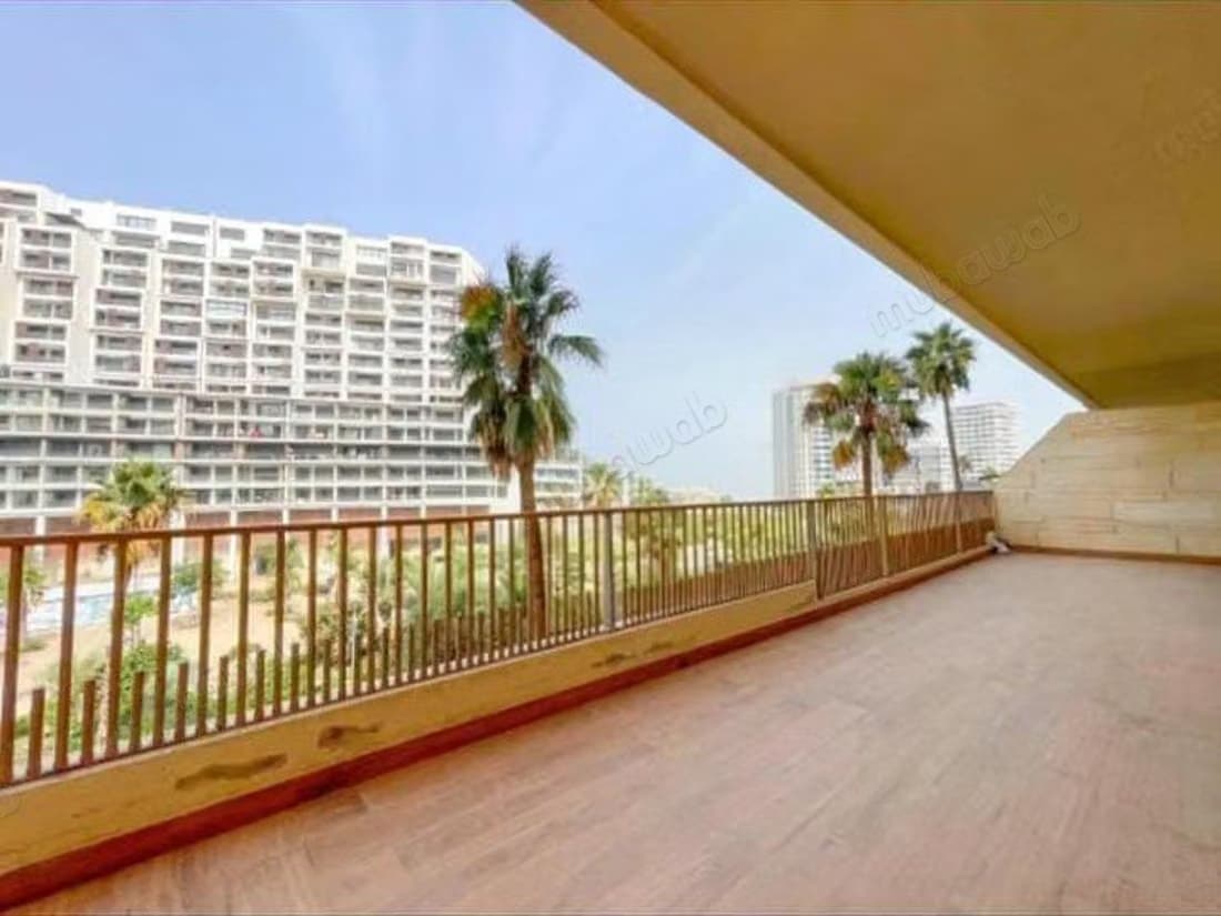 Appartement vide 320M² à Louer à CFC