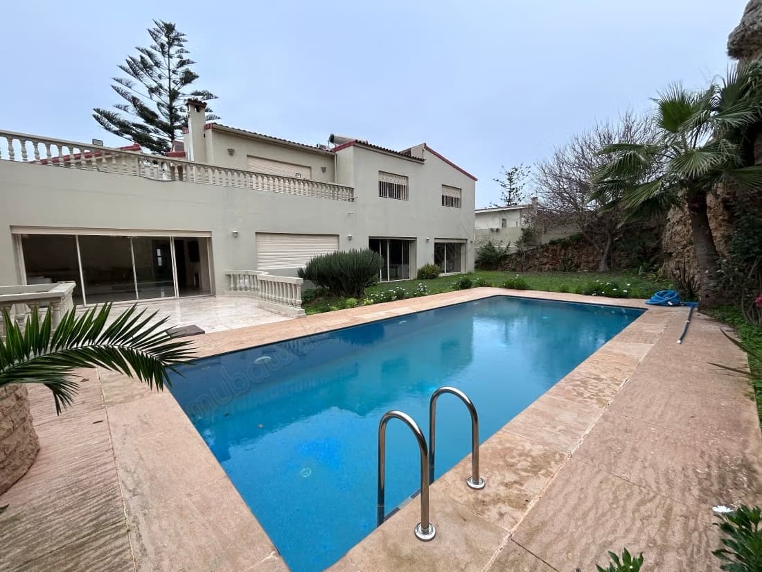 Villa à louer à Souissi Rabat