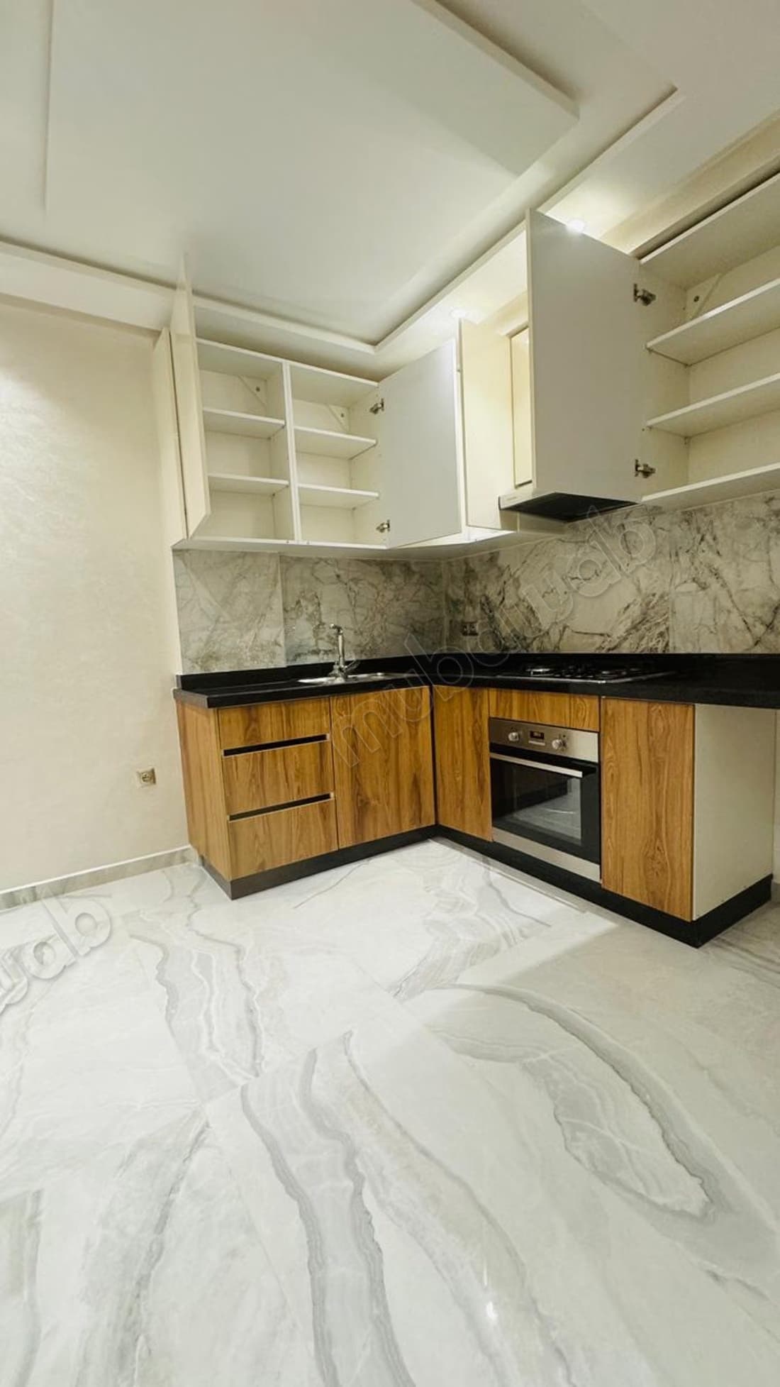 Appartement vide de deux chambres a louer