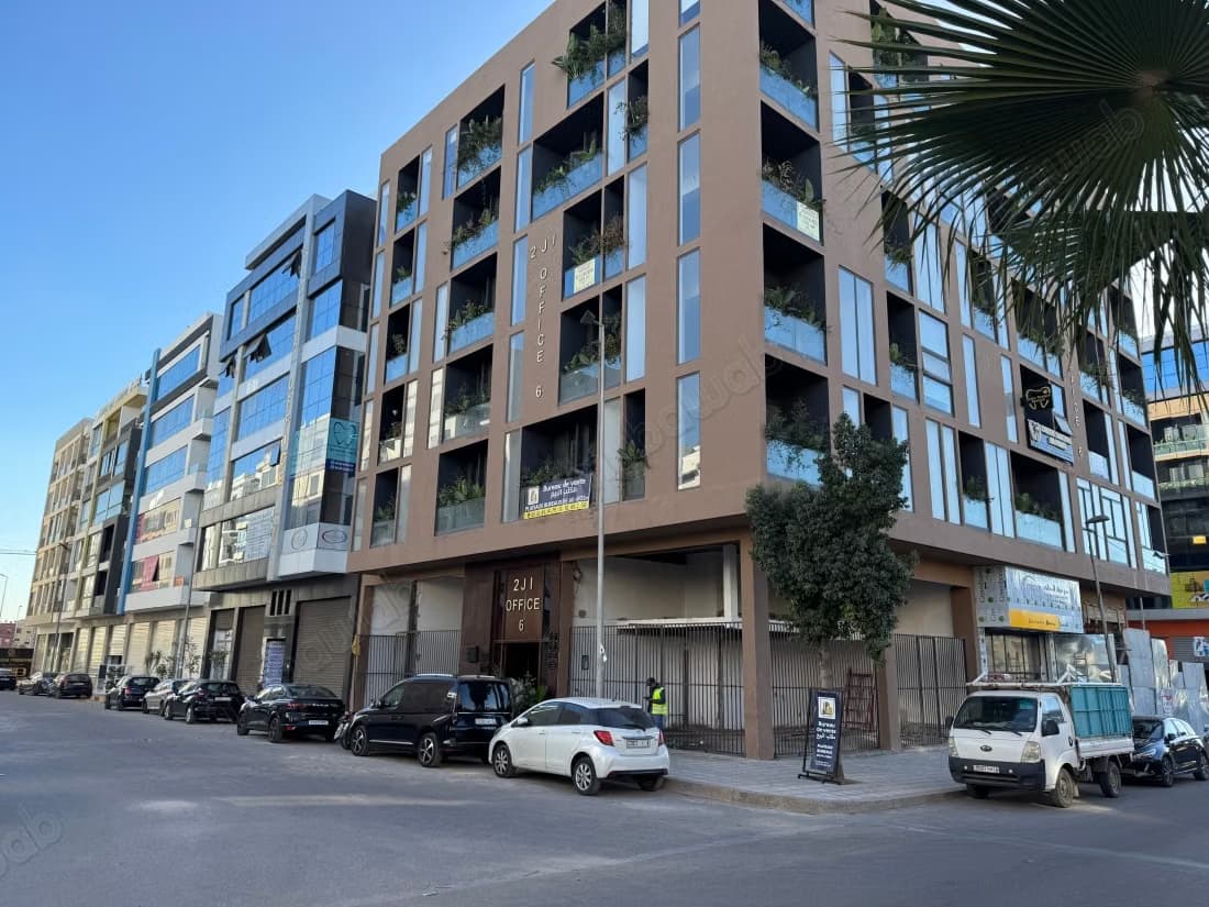 Bureaux en location à Oulfa. Superficie 108 m². Prestation d...