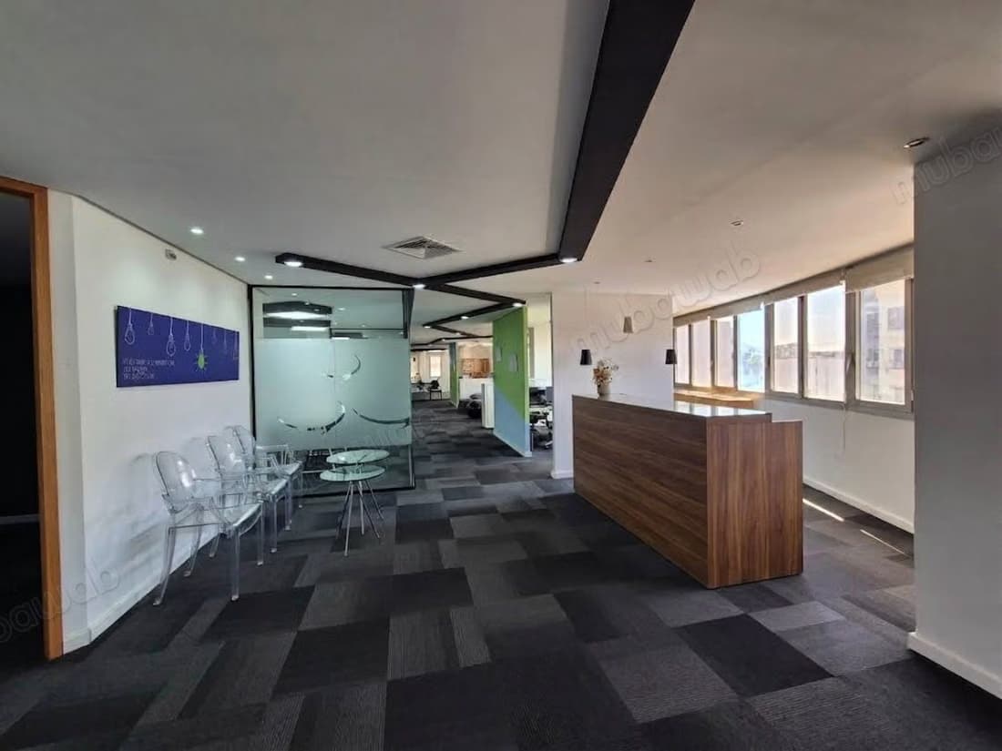 Plateau bureau rénové, aménagé 277m²