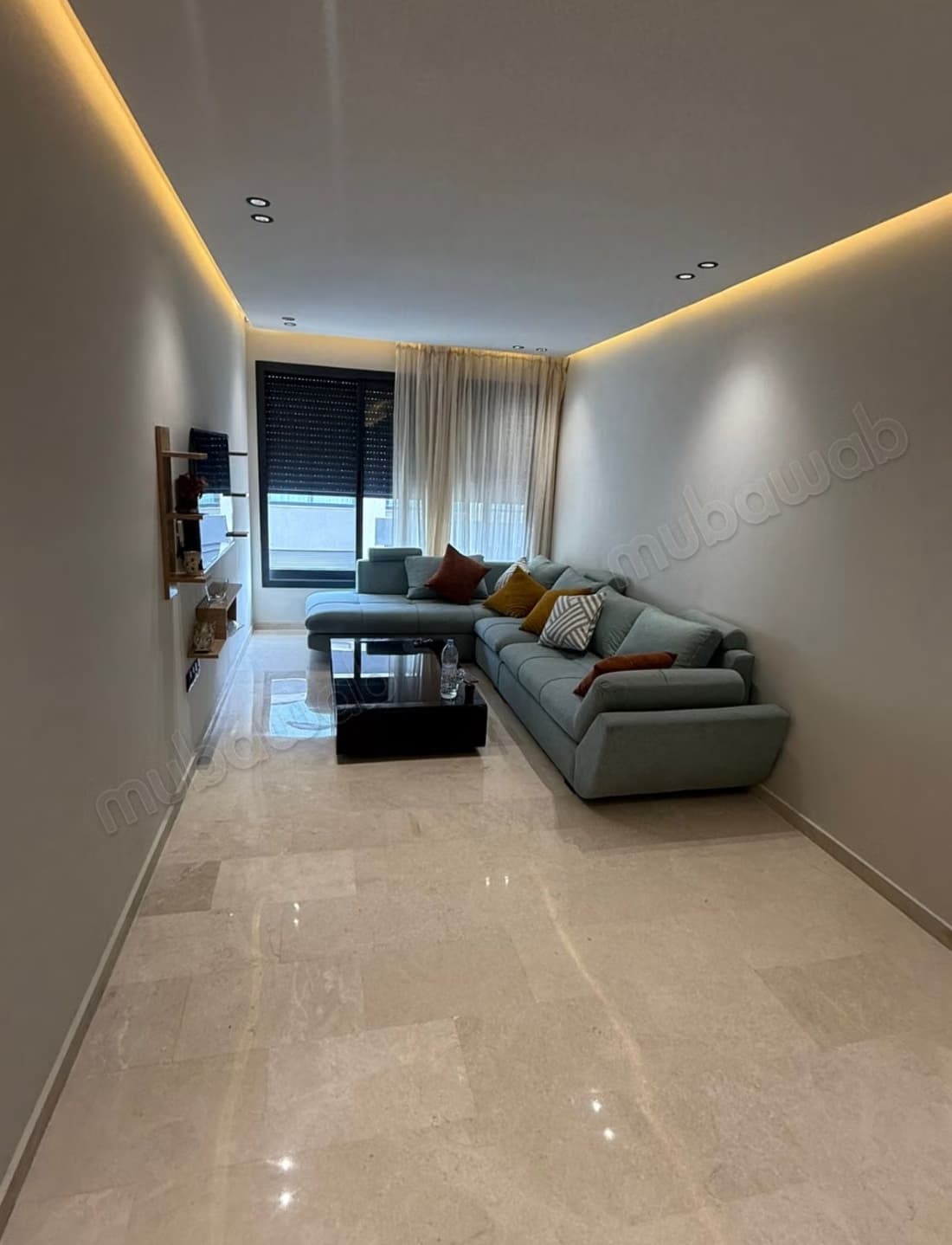 Location d'un appartement à Oasis. 1 belle chambre. Bien m...