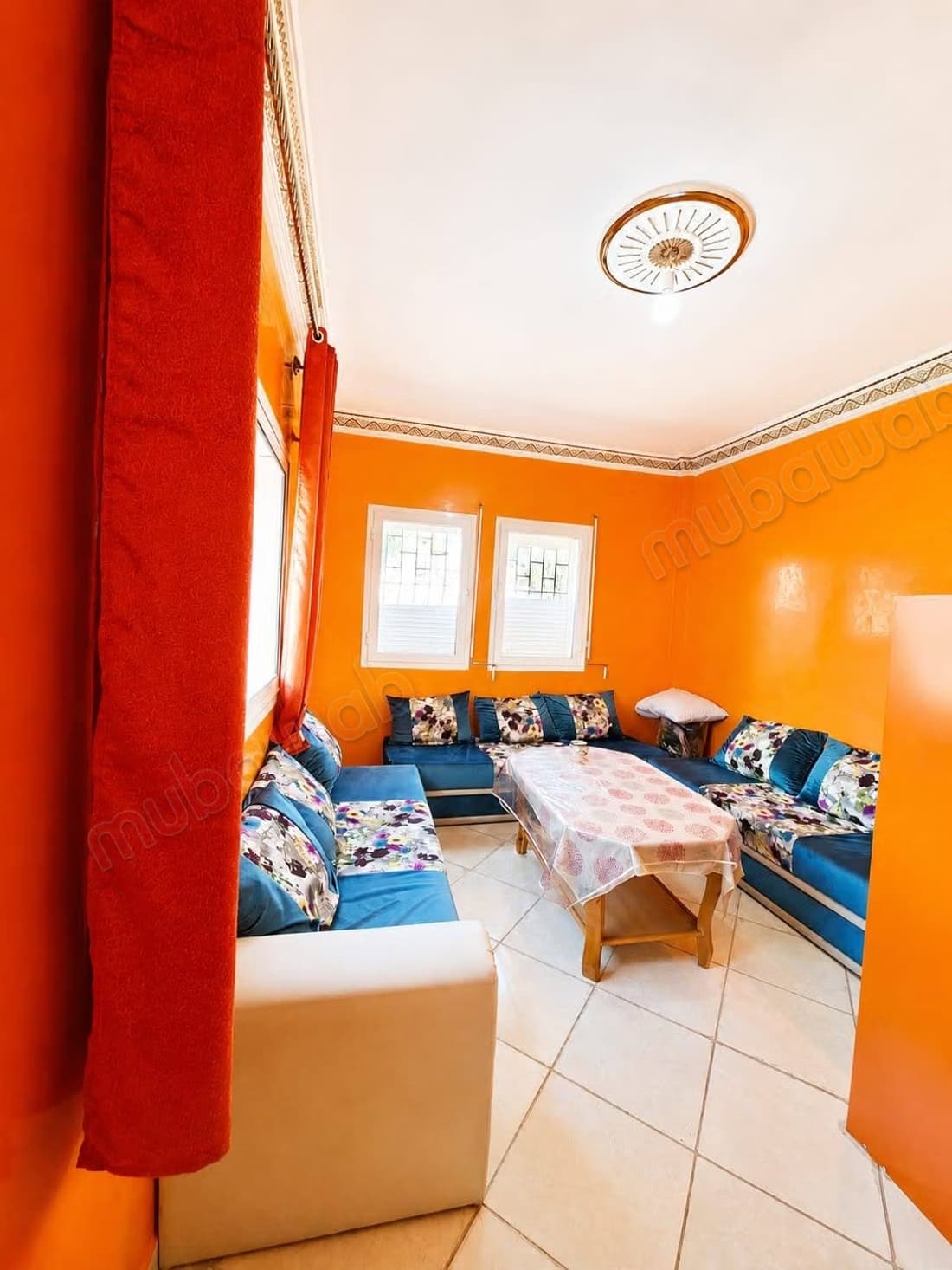 Petit appartement : chambre et salon