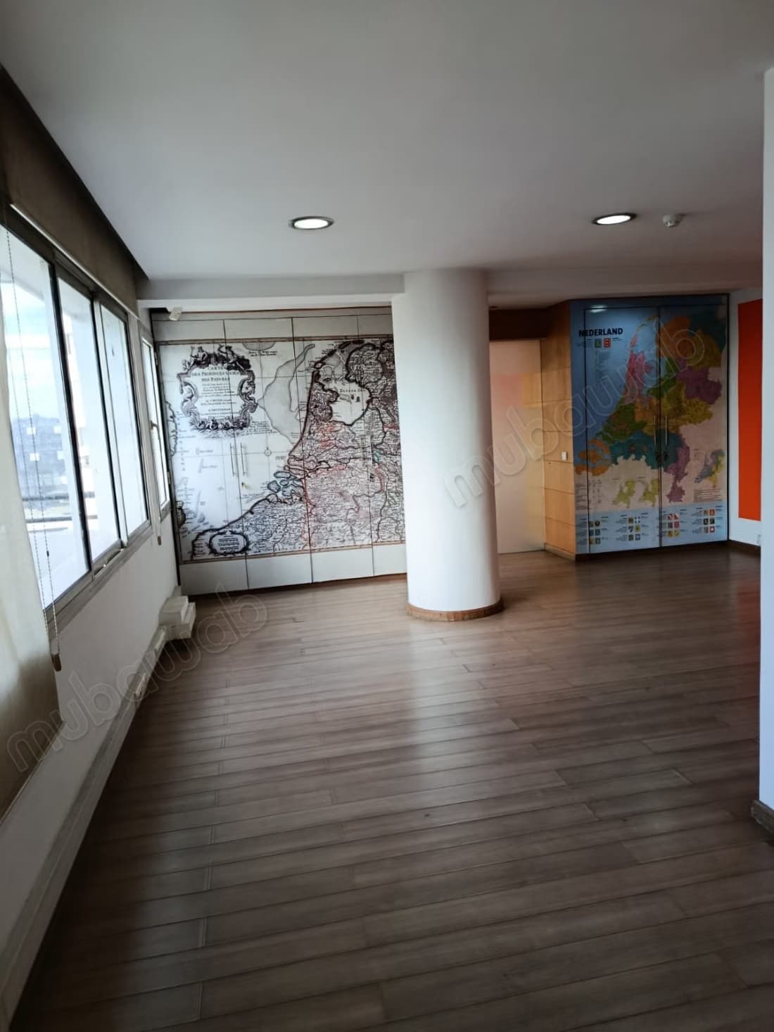 Bureaux en vente à Les Hôpitaux. Superficie 122 m². Air cond...