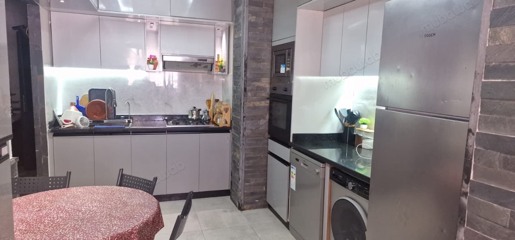 Superbe appartement à louer à Cité Adrar. 3 belles chambres...