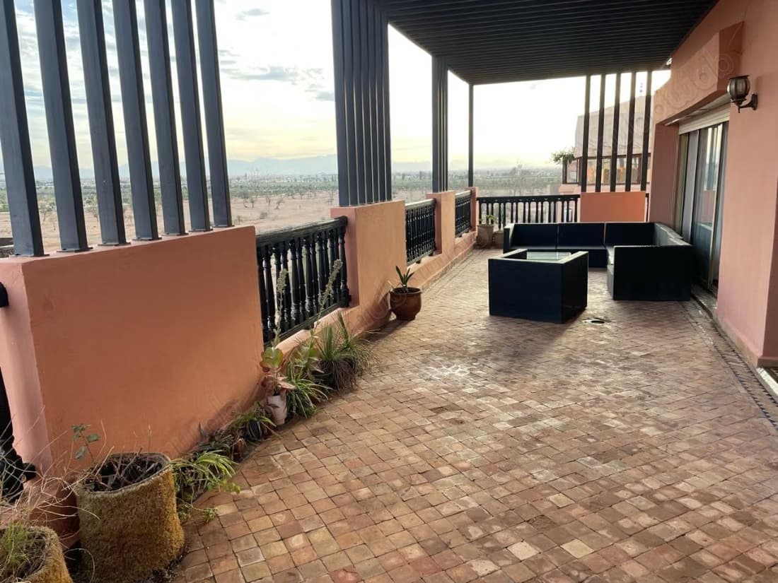 Trois chambres avec terrasse à l'hivernage