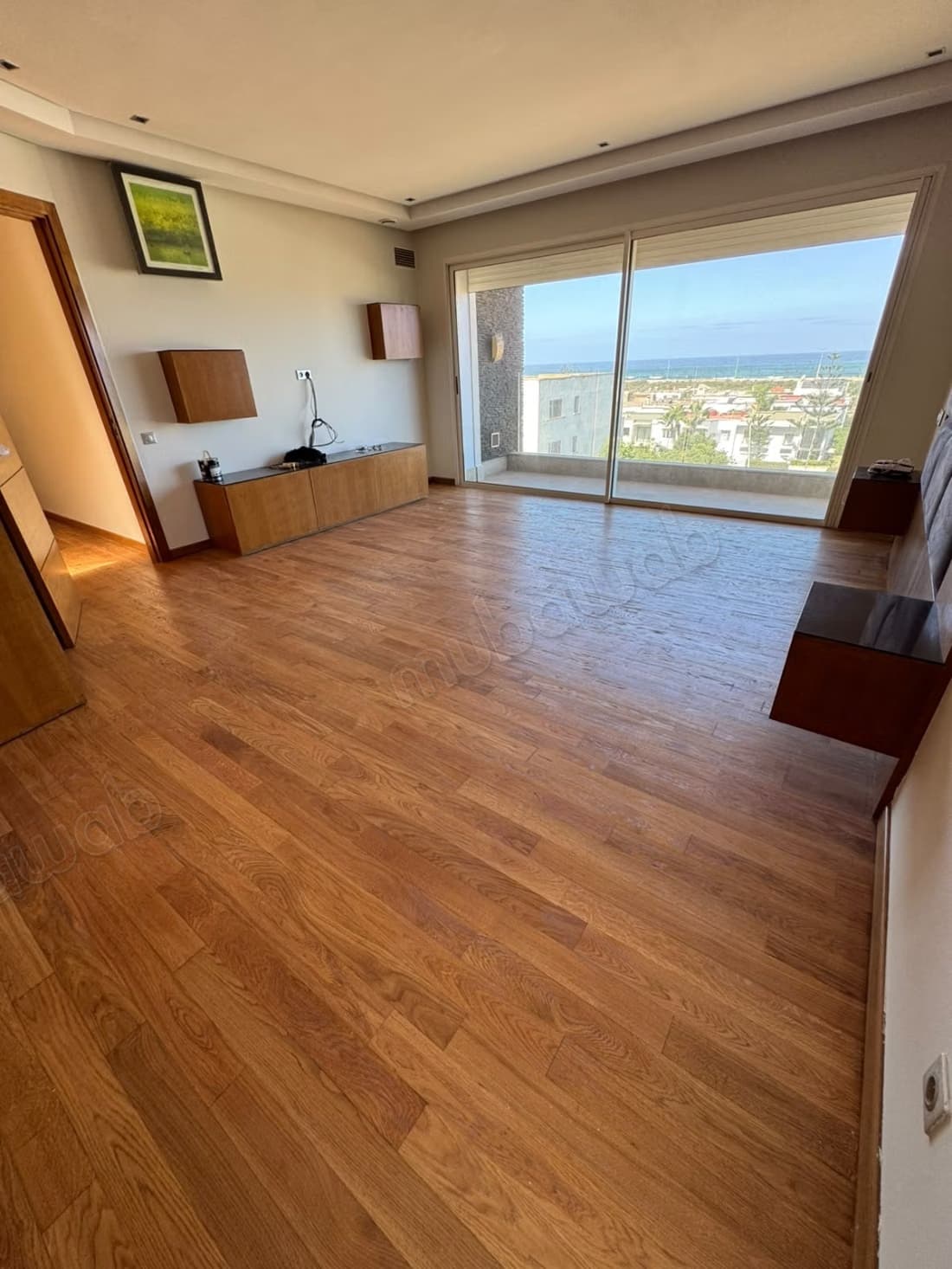 Villa a la location a ain Diab vide 38000dh
