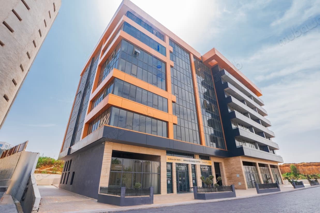 Vend bureaux à Sidi Maarouf. Superficie 126 m²