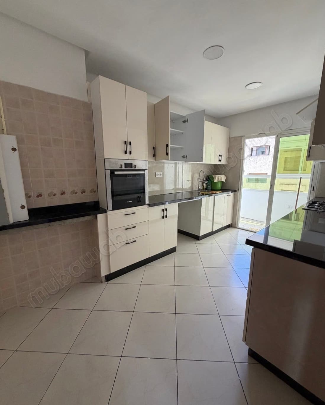 Bel appartement en location à Agdal. Surface de 140 m². Po...