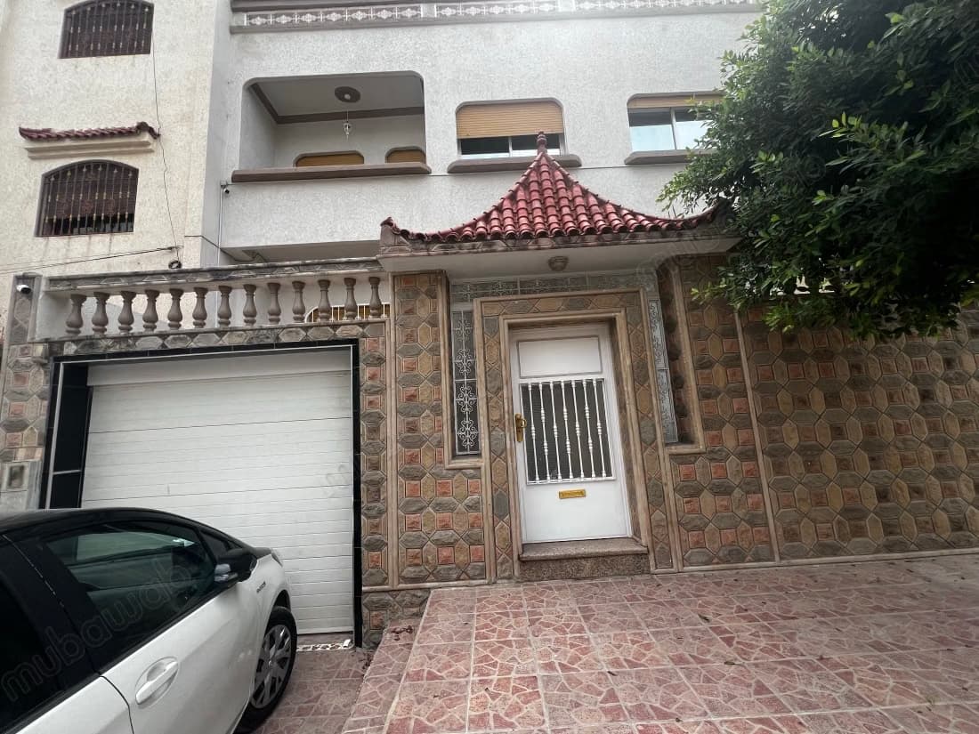 Somptueuse villa à vendre à Alia. 12 pièces confortables. Me...