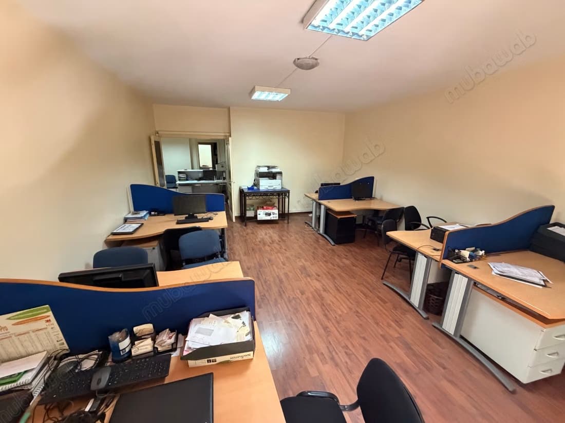 Bureaux à l'achat à Gauthier. Surface totale 152 m². Terra...