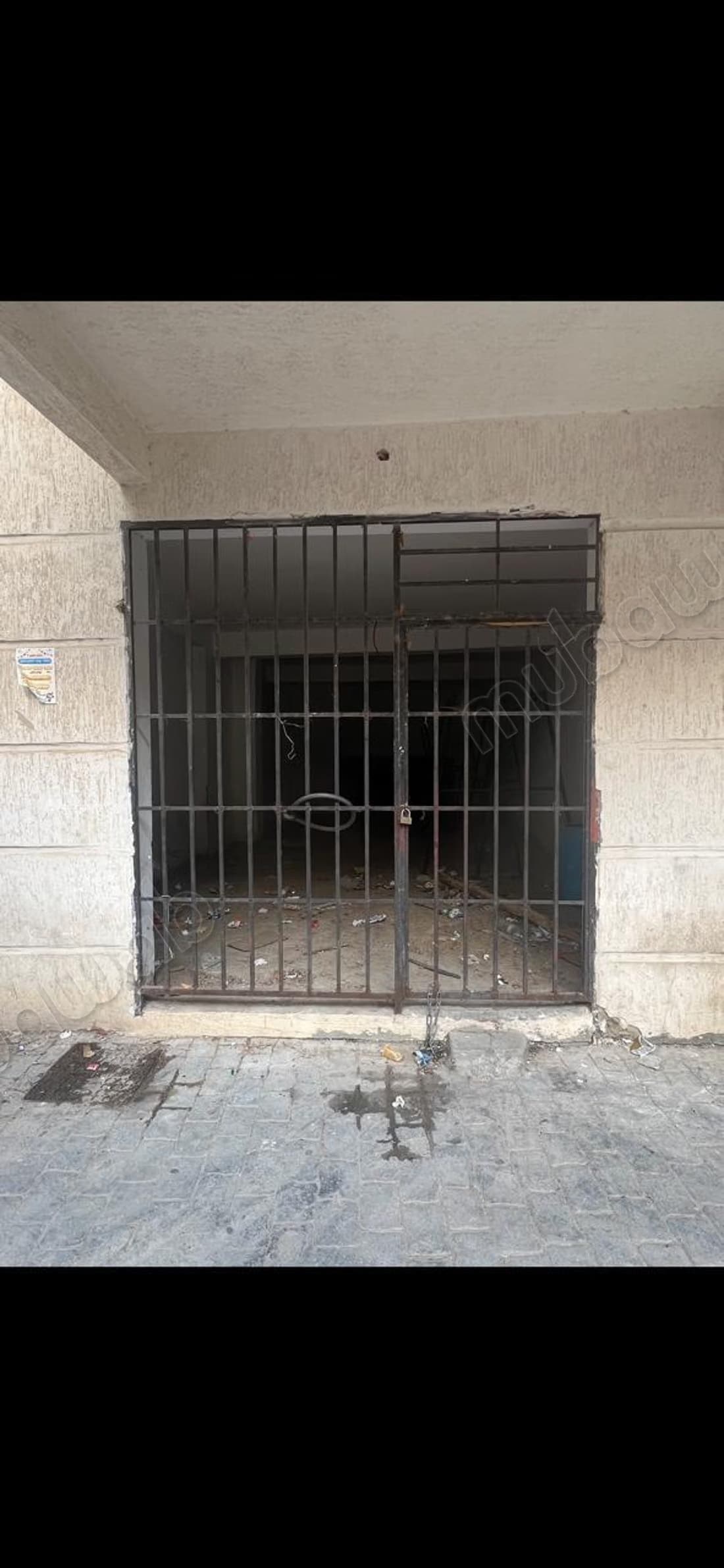 Local commercial en vente à Mesnana. Superficie 55 m²