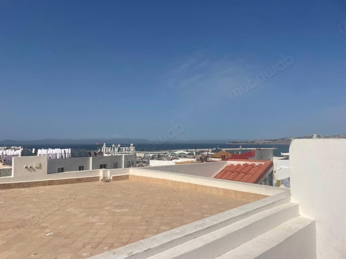 PENSION à vendre à Médina. 8 belles chambres. Vue mer IL A D...