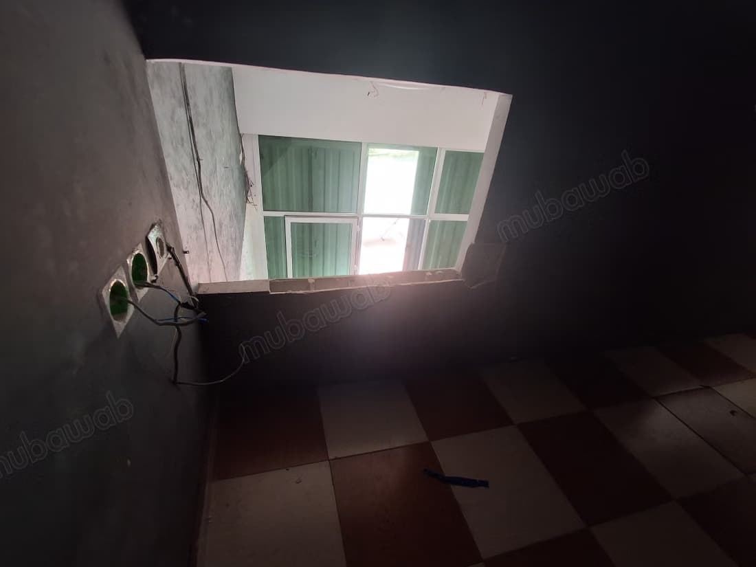 Local commercial Hay Tarik – face lycée – mezzanin