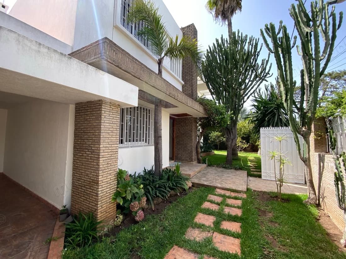 Maison de luxe à louer à Souissi. Surface de 765 m². Belle t...