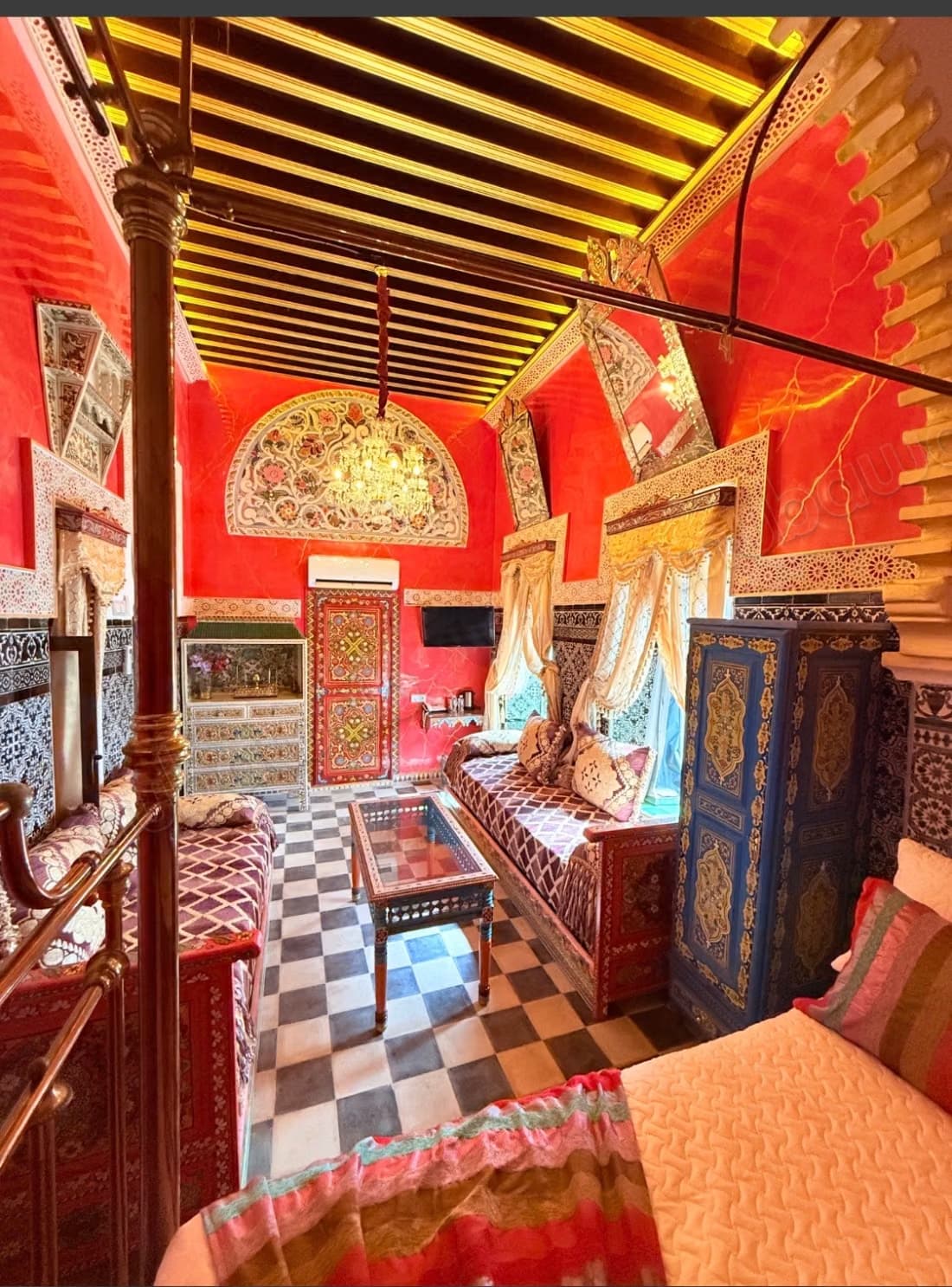 Vente d'un hôtel Riad face au palais royal de Tétouan