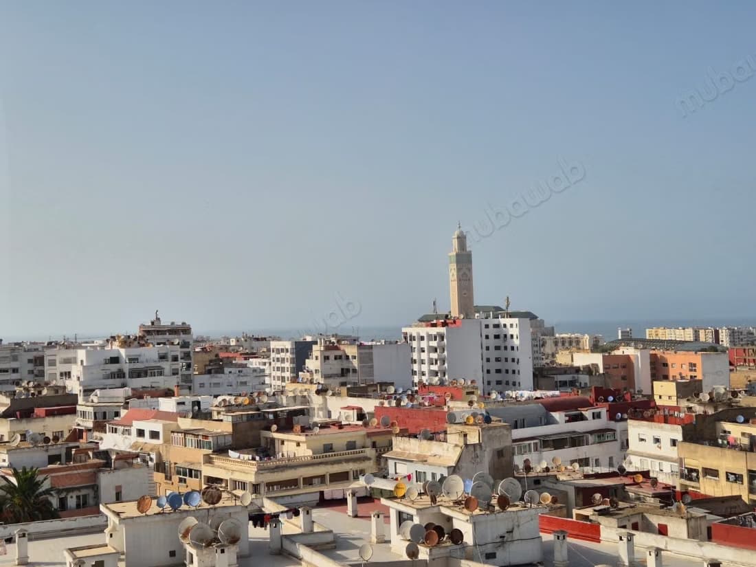 Bureau ou appartement 124m² au 10ᵉ étage – vue mosquée hassa...