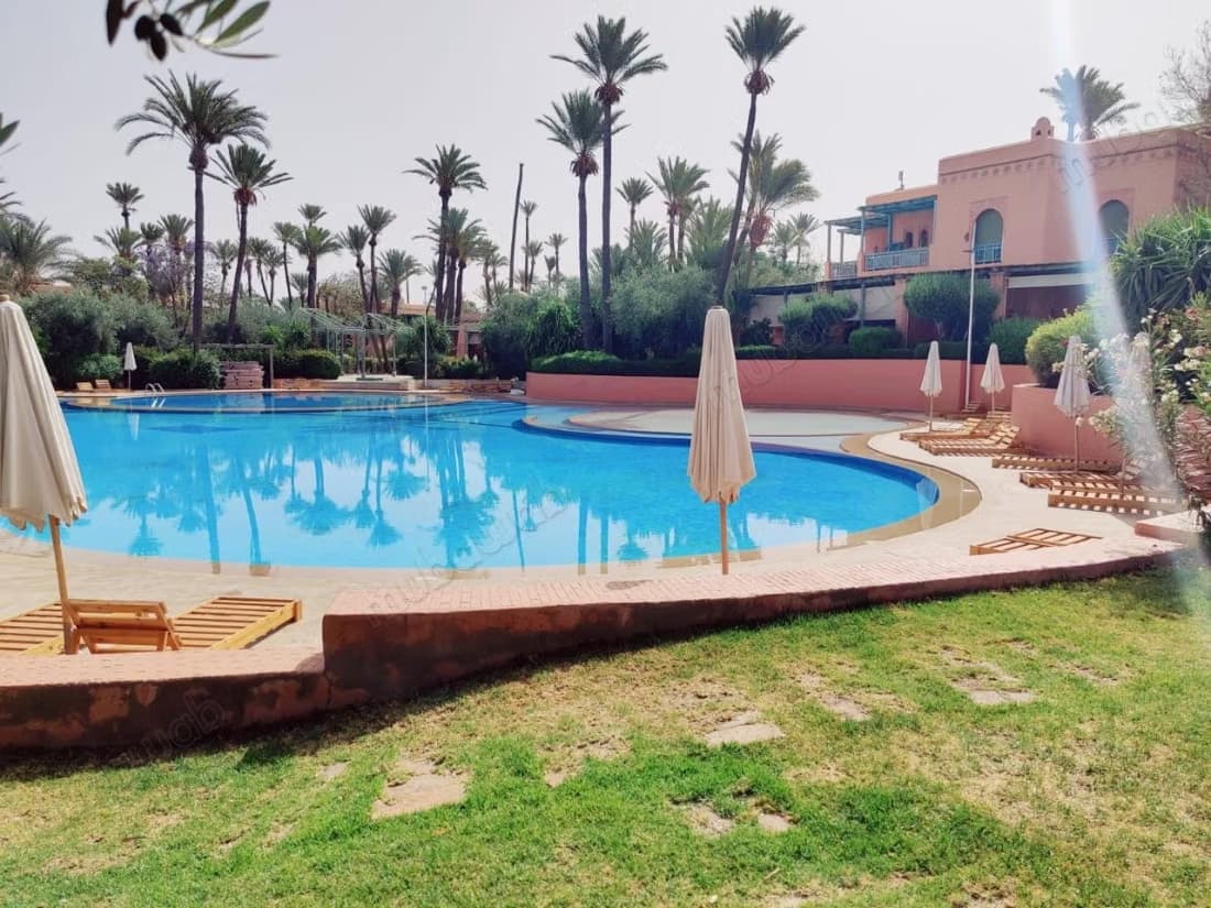Appartement en vente à Ennakhil Palmeraie. 4 grandes pièces...