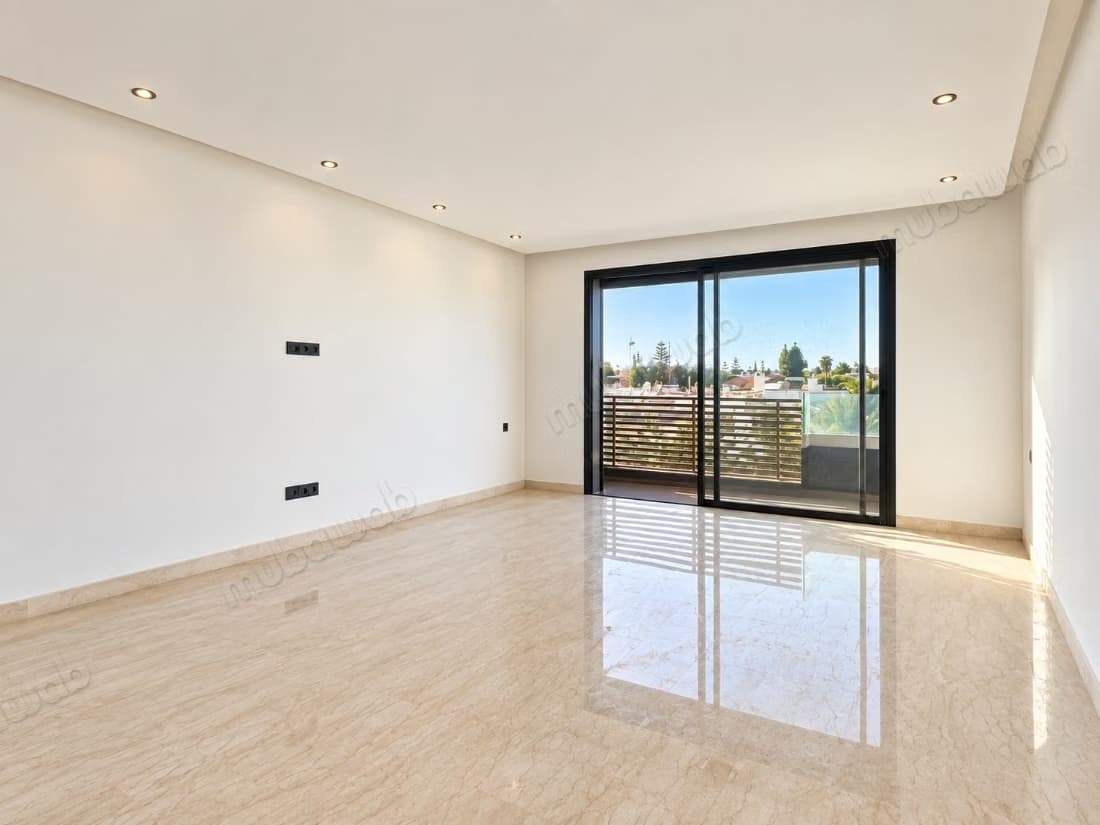 Very nice apartment for rent in CIL Hay Salam. Area of 150 m...