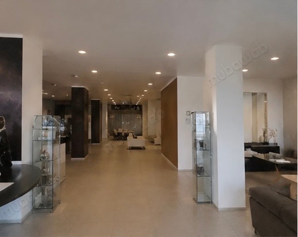 Vend local commercial centre ville. Surface de 950 m²