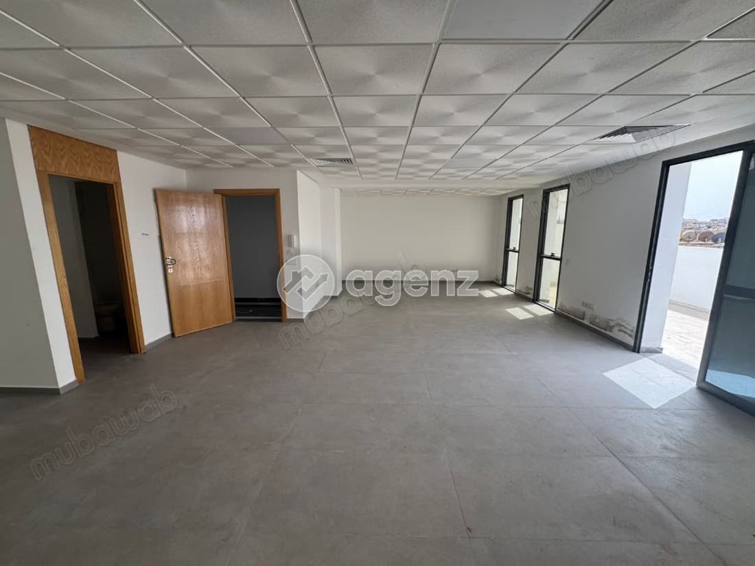 Bureau à vendre 61 m² Errahma Dar Bouazza