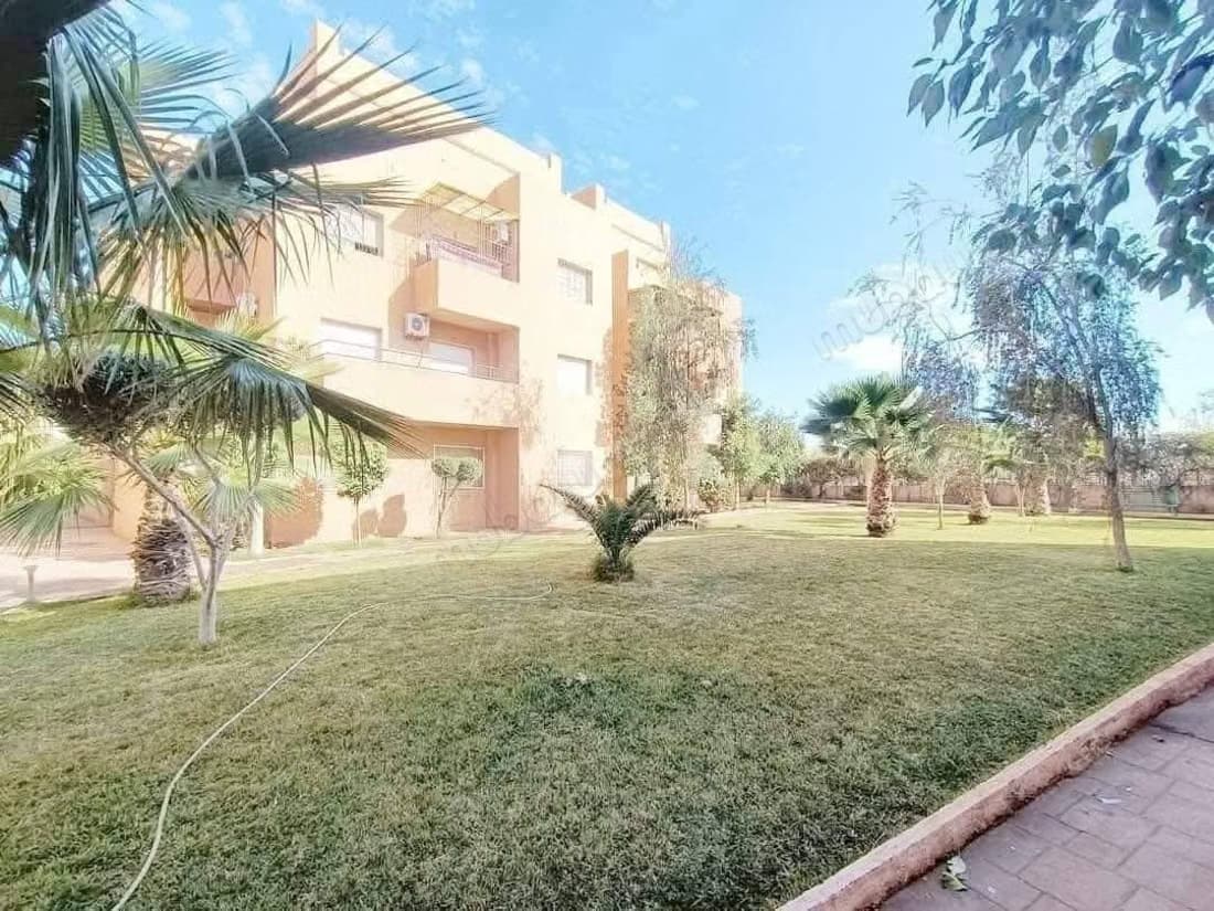 Bel appartement en location à Hay Targa. 4 pièces. Meublé