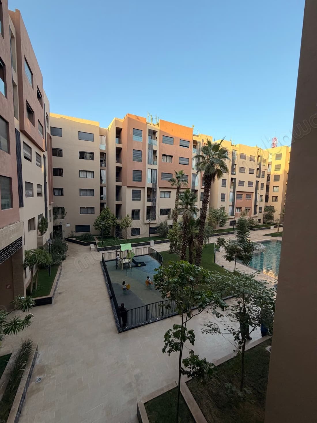 Louez cet appartement à Hay Al Hassani. Surface totale 84 m...