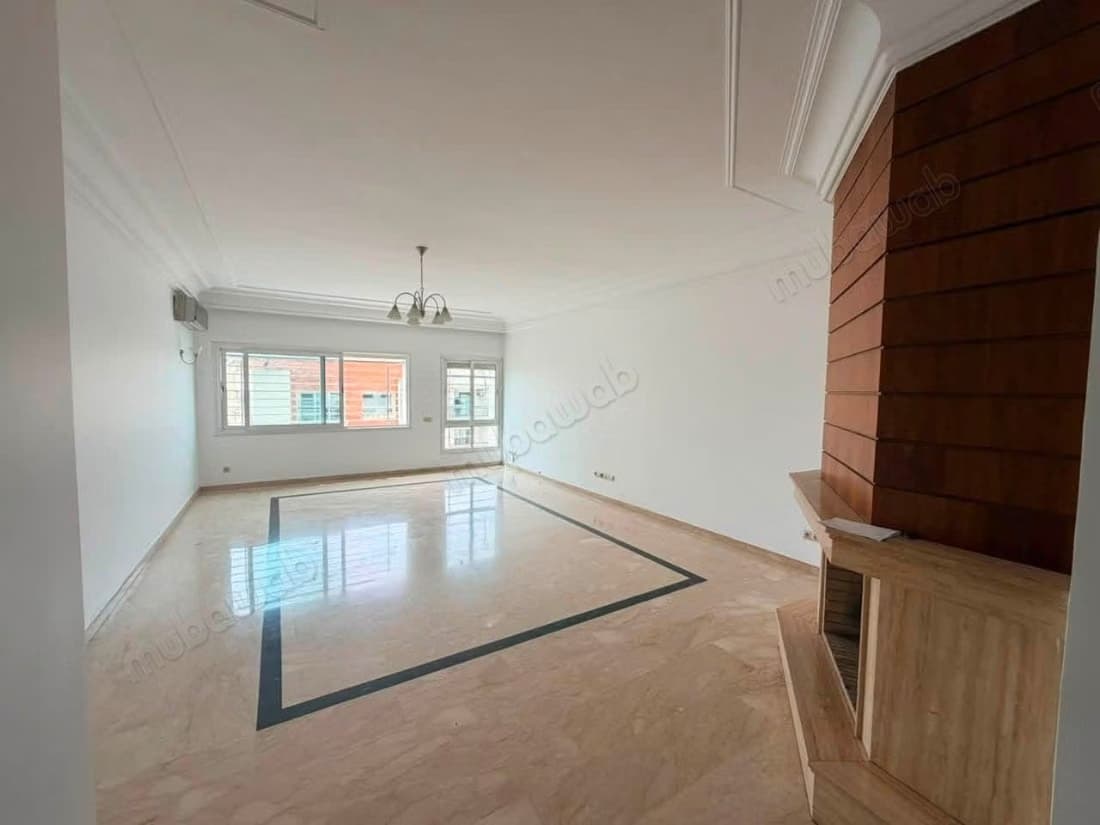 Appartement en location à Racine. 4 pièces. Parking et ascen...