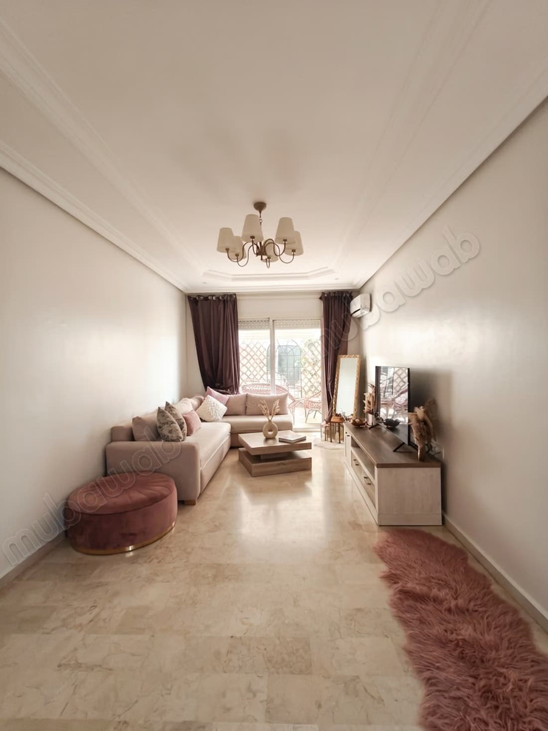 Appartement rénové avec terrasse et parking à Val Fleury