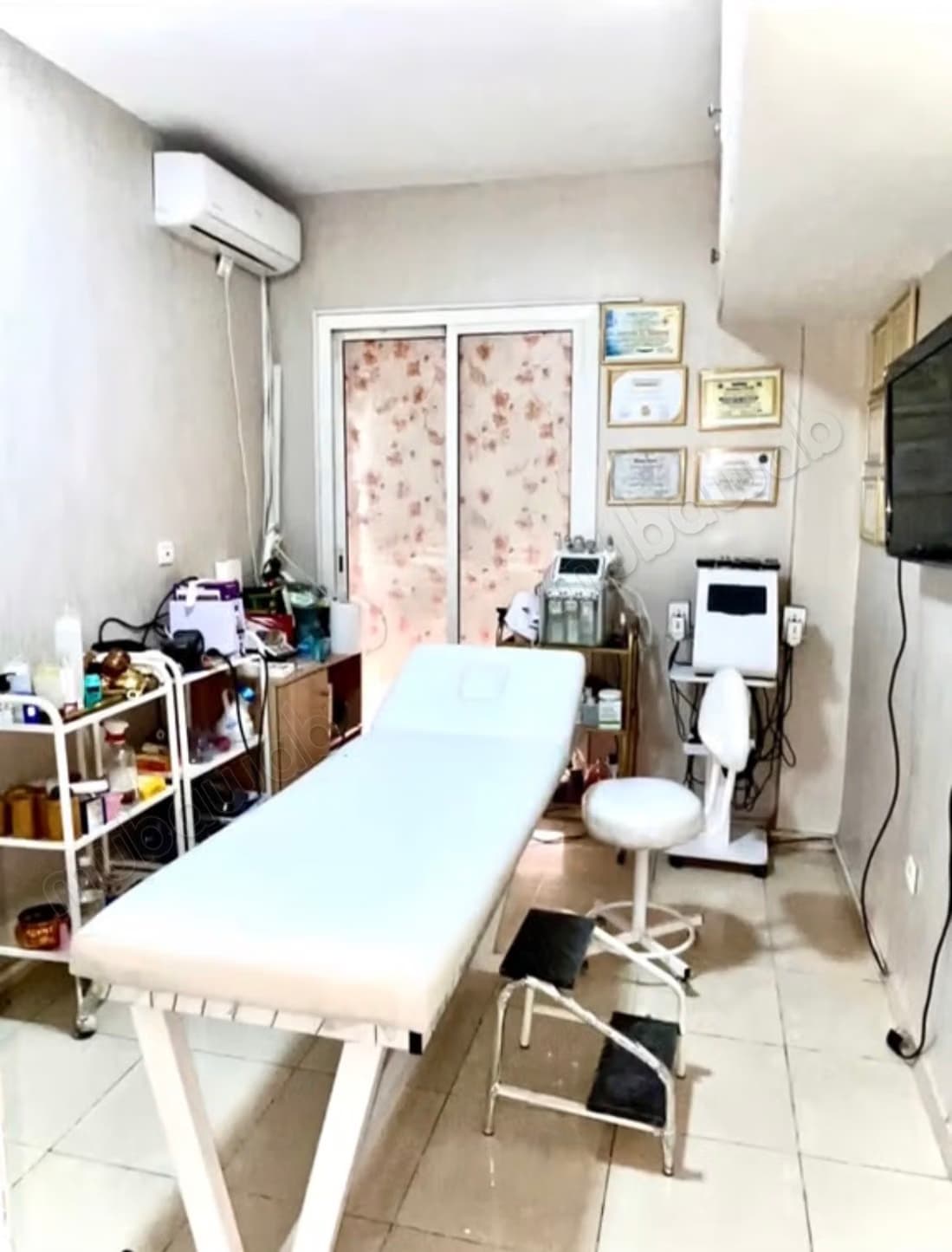 Bureaux et magasins à vendre dans la Route d'Agadir - Essaou...