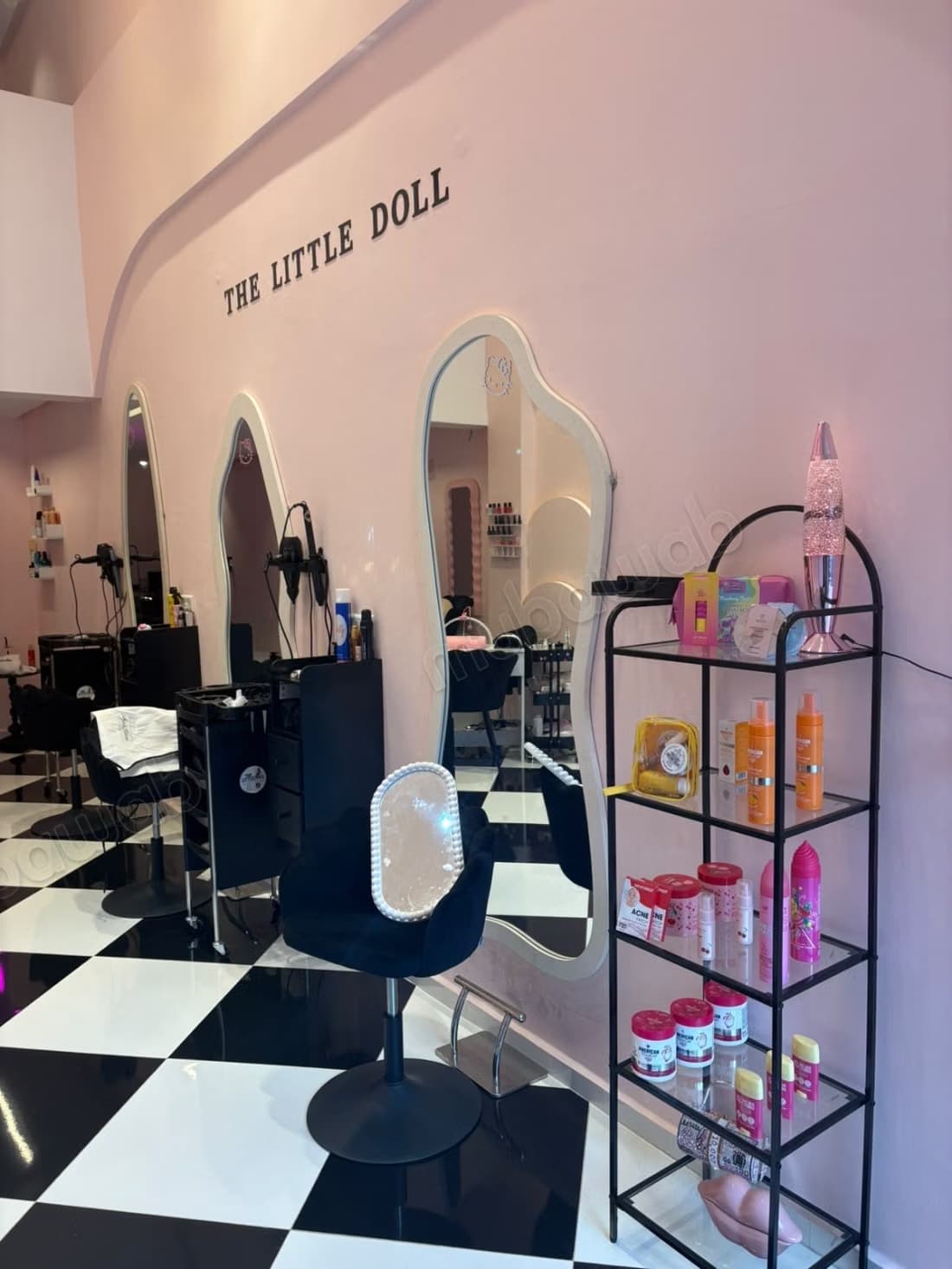 À vendre – société avec salon de coiffure femme