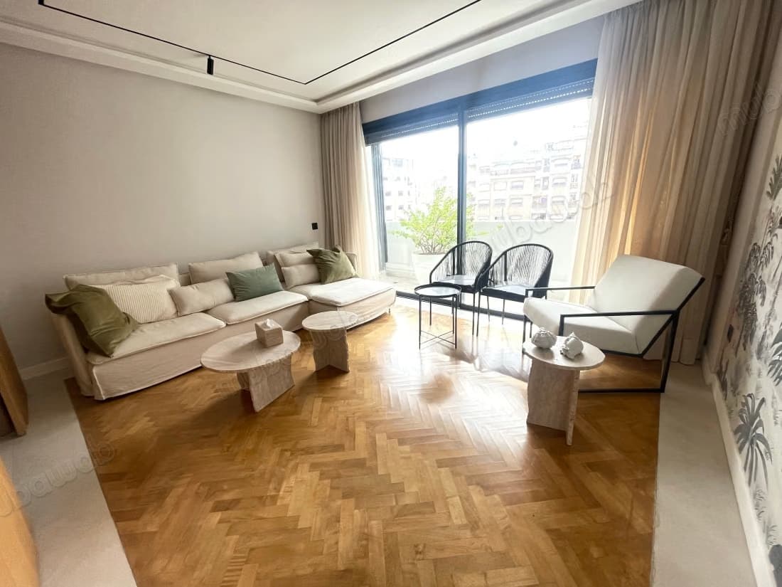 Très beau studio moderne et meublé avec goût et bien ensolei...
