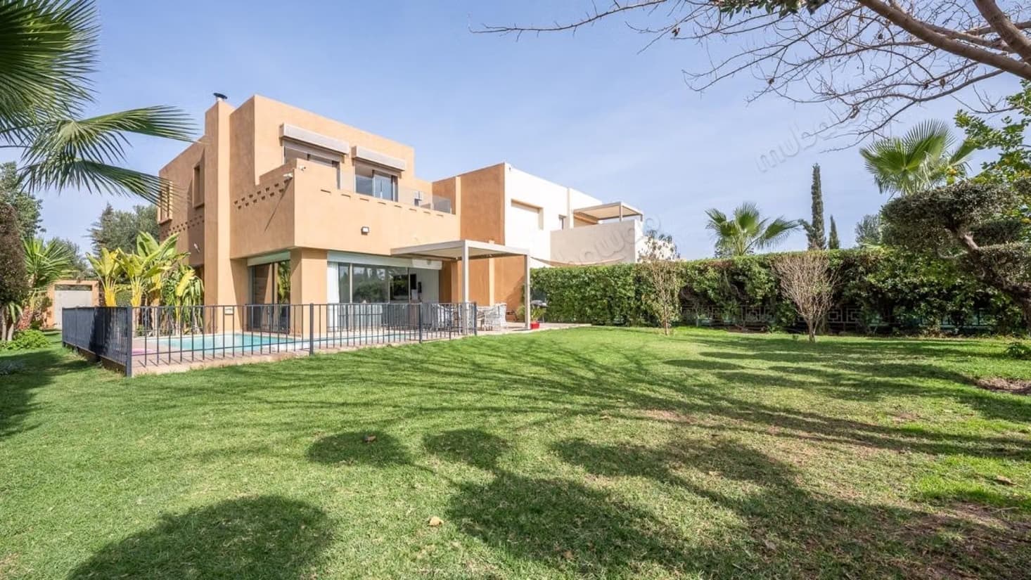 Splendide villa à vendre à Route Casablanca. Superficie 450...