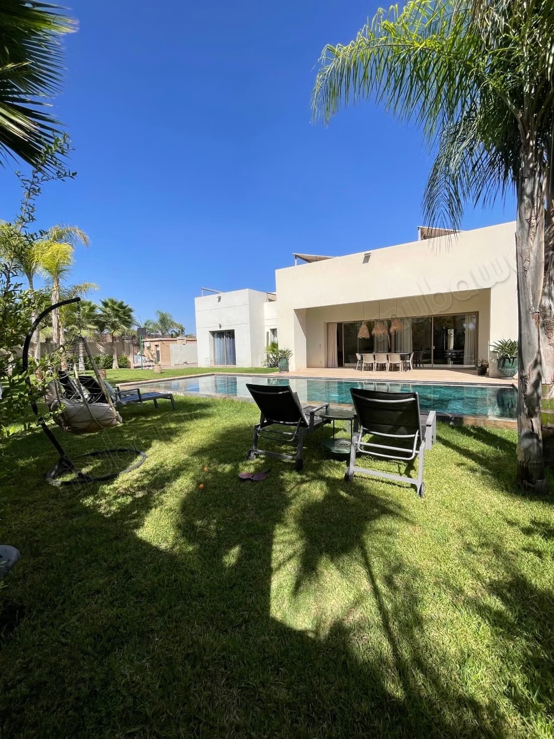 Luxe & Raffinement – Magnifique Villa Meublée sur 1 000 m²