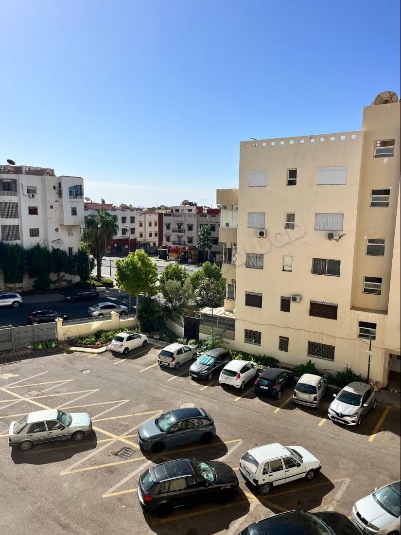 Appartement à vendre à Hay Houda. 1 Pièce. Bien meublé